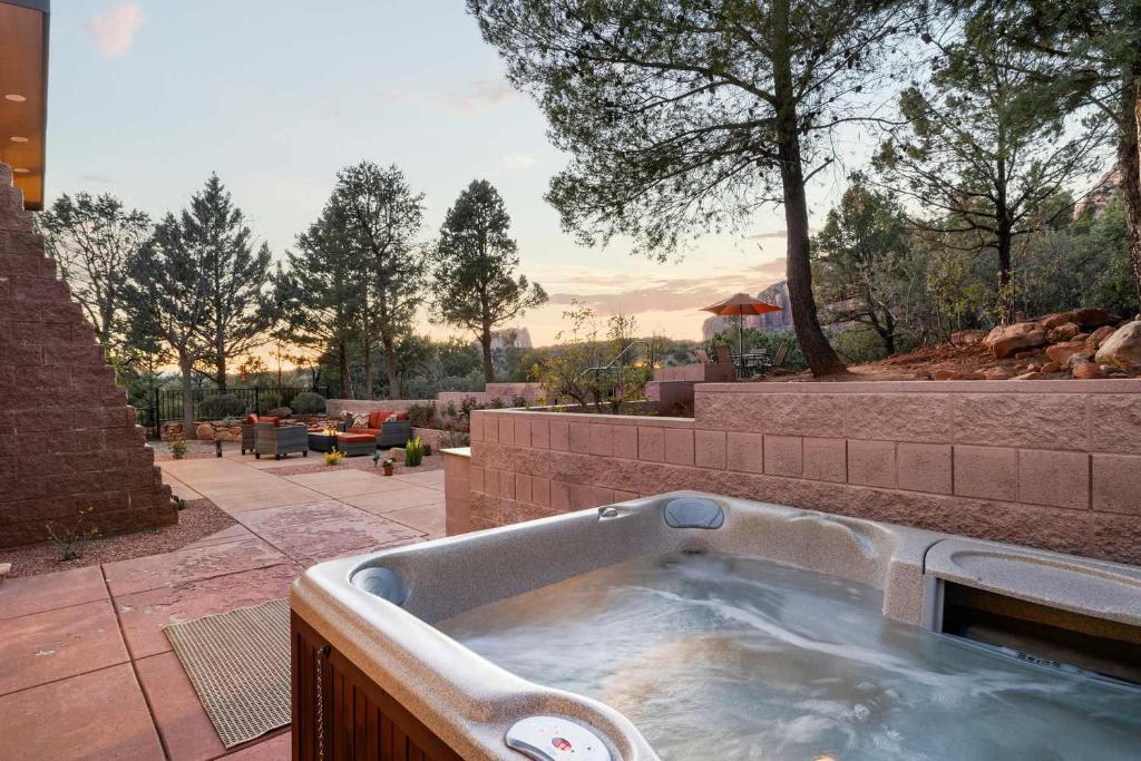 Casa Ventana - Epic Red Rock Views Firepits & Spa