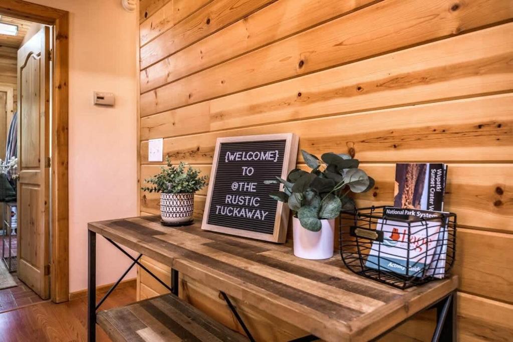 Spacious Cozy Cabin Retreat on 5-Acres with HotTub - Image 8