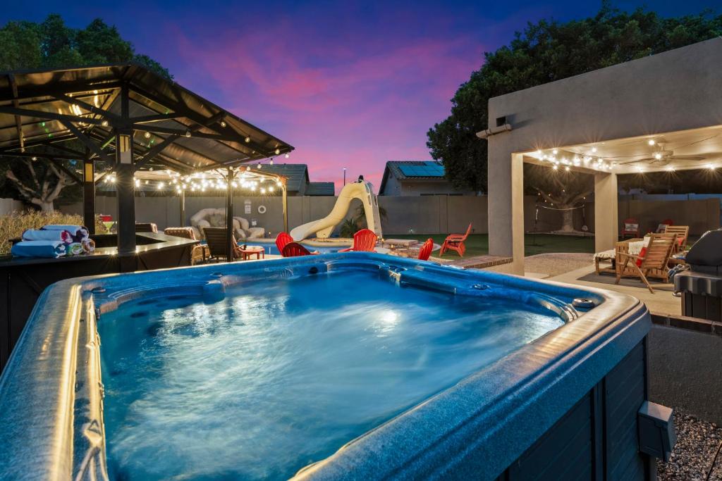 5 Bedroom 4 Bath Boutique Home PREMIUM LOCATION + heated pool option