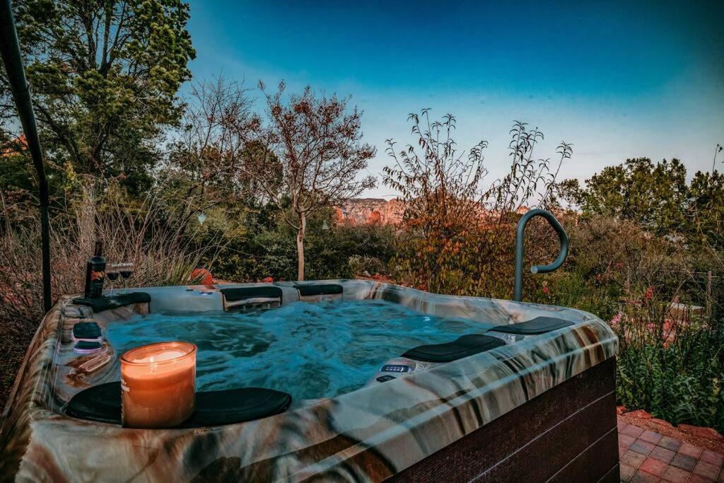 Hot Tub (Jacuzzi) - Photo 3