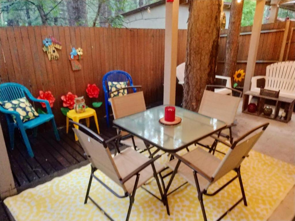 2BR Gated Escape With A Pool And Walk to Dining and Trails - Image 5