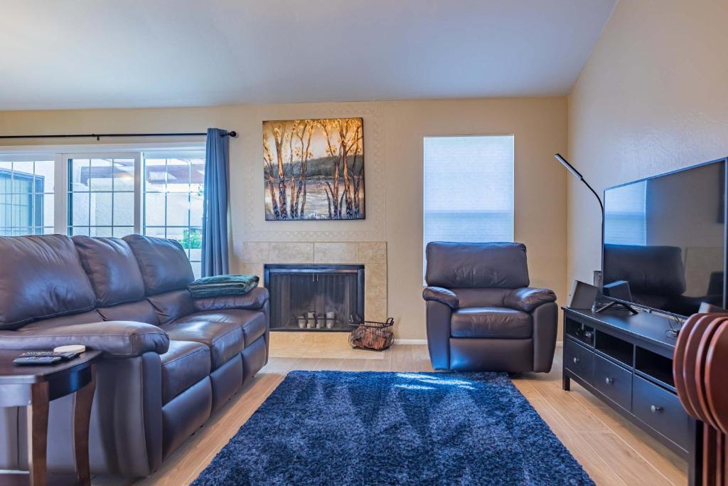 Cozy House Pool Spa Tennis & Pickleball Courts - Image 6