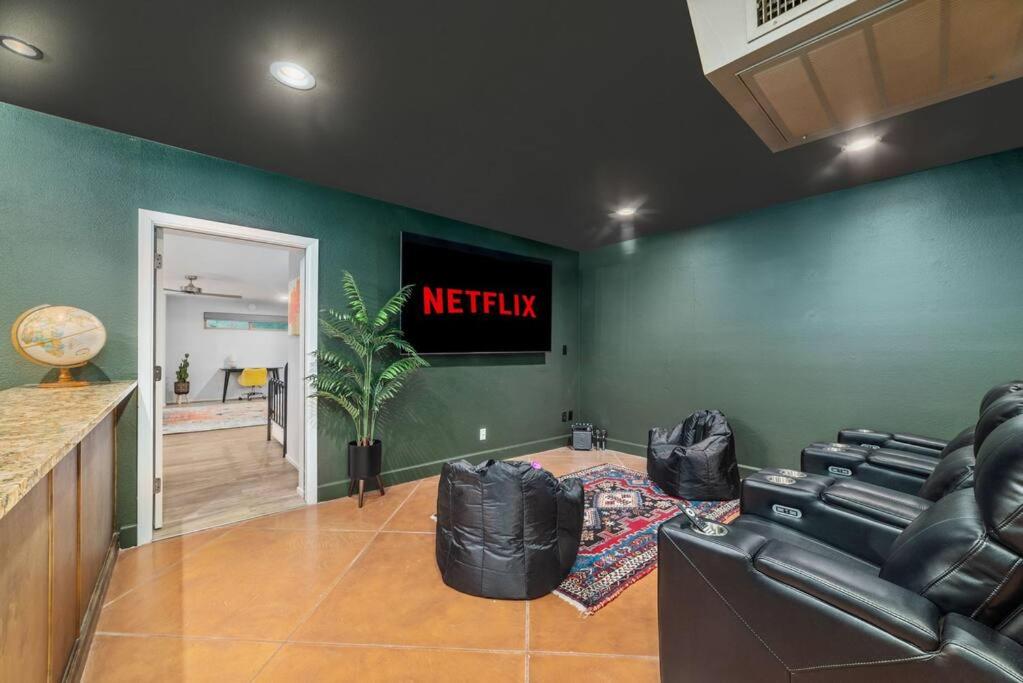 Tucasa - Private Backyard Resort - Theater - Image 8