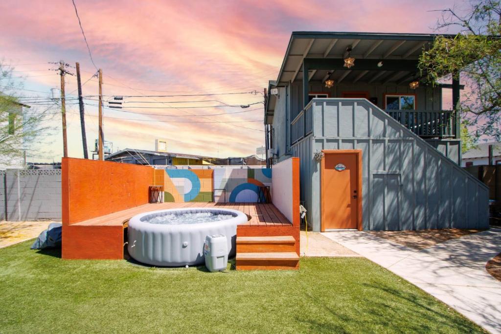 Hot Tub (Jacuzzi) - Photo 3