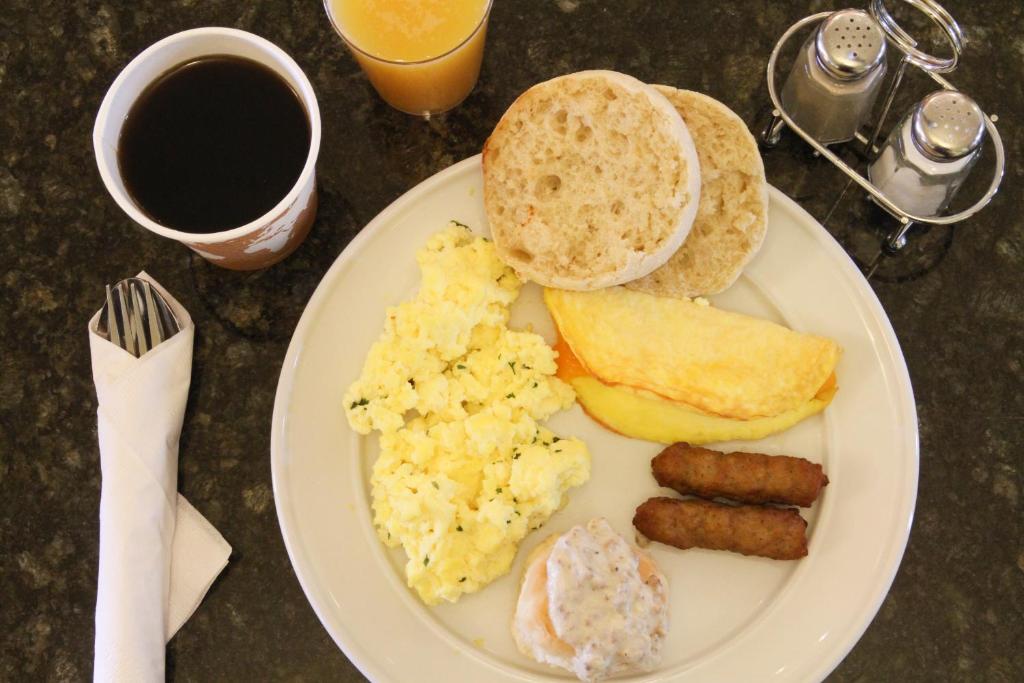 GreenTree Inn and Suites Florence, AZ - Image 4