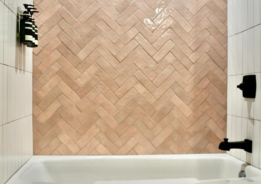 Hot Tub (Jacuzzi) - Photo 3