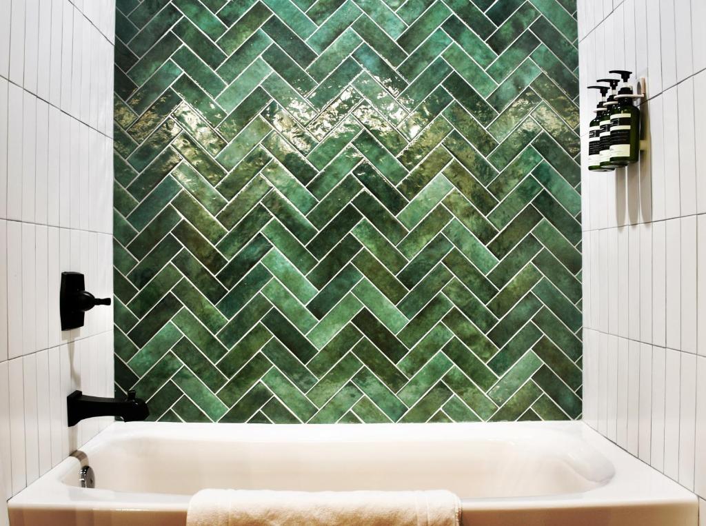 Hot Tub (Jacuzzi) - Photo 6