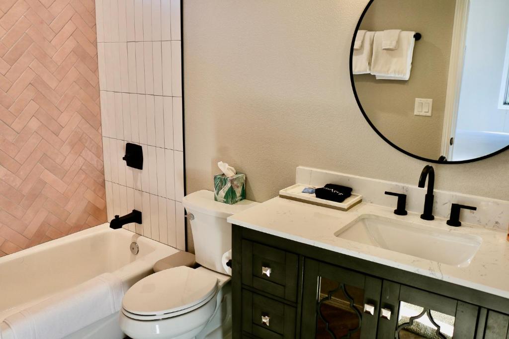 Hot Tub (Jacuzzi) - Photo 4