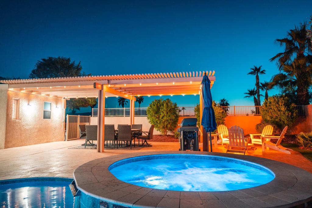 Grand Havasu Oasis with Custom Pool & Spa!