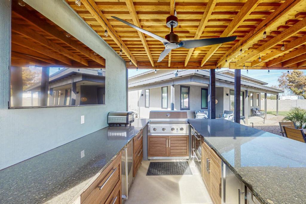 The Chandler Hideaway - Main House Only - Image 8