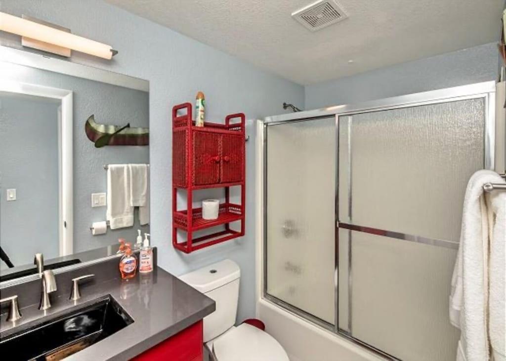 RIVERFRONT RUBY RED HOME WITH PRIVATE DOCK