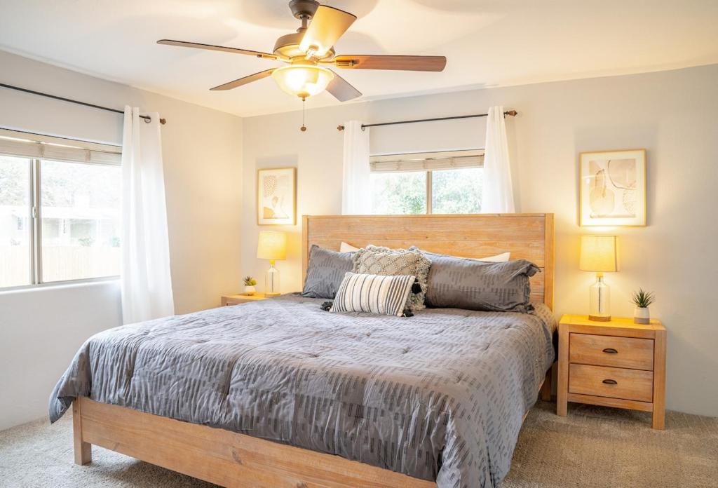 Stunning Javelina Hideaway with Hot Tub and King Bed - Image 6