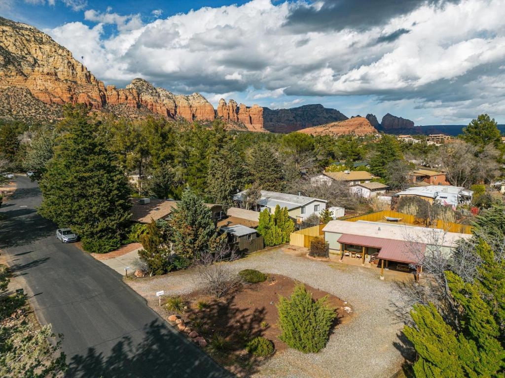 Stunning Javelina Hideaway with Hot Tub and King Bed - Image 5