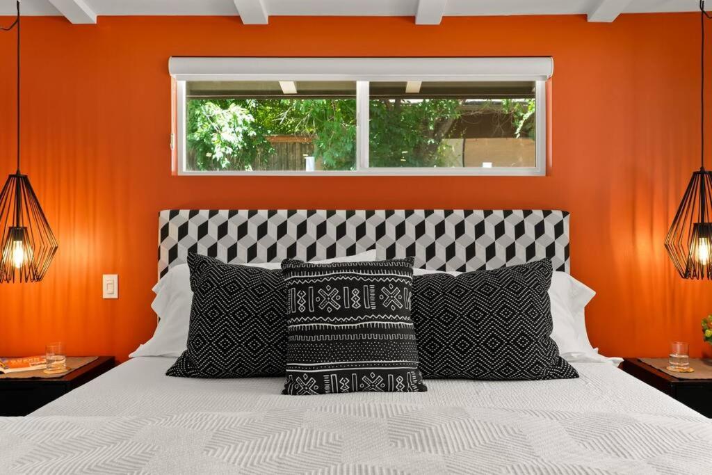 DreamCatcher North Walk to Shop Dine Hike - Image 7