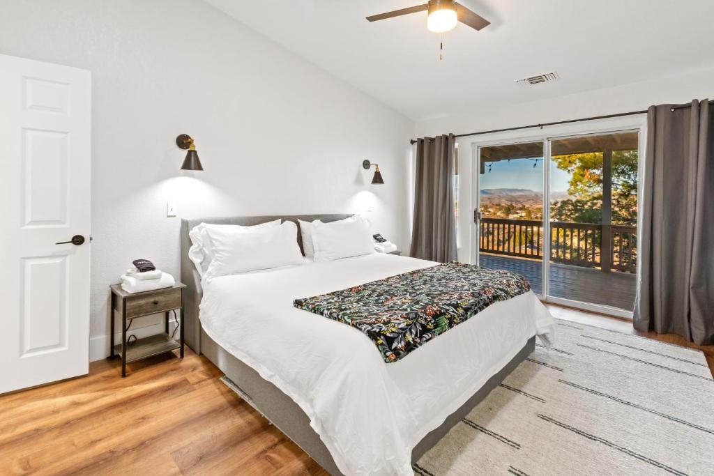 Heated Pool and Jacuzzi, Scenic Mountain View, Lux and Cozy, - Image 8