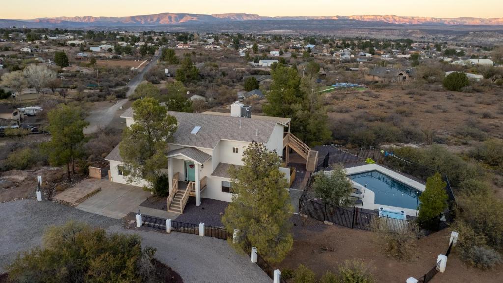 Heated Pool and Jacuzzi, Scenic Mountain View, Lux and Cozy, - Image 4