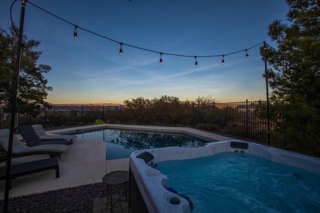 Hot Tub (Jacuzzi) - Photo 4