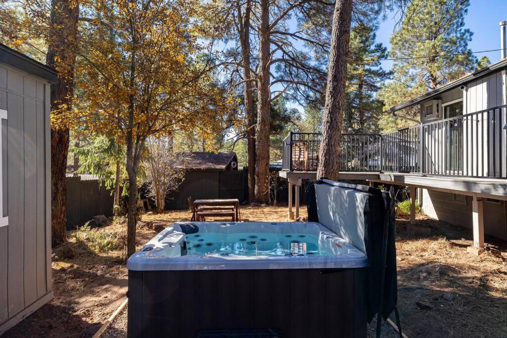 Hot Tub (Jacuzzi) - Photo 2