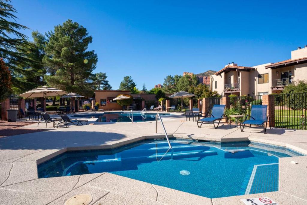 Johnnys Sedona Getaway 2 Primary Suites 2 Bath - Image 4