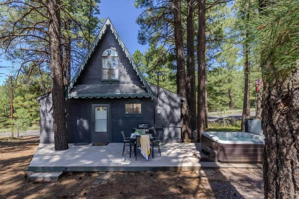 Hot Tub (Jacuzzi) - Photo 3