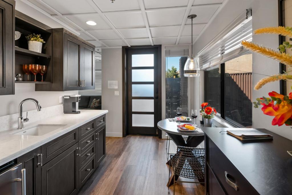 Desert Poppy Villa- Romantic Getaway - Image 7