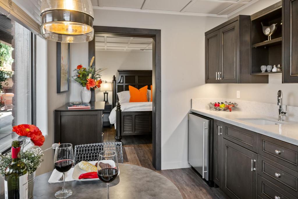 Desert Poppy Villa- Romantic Getaway - Image 6