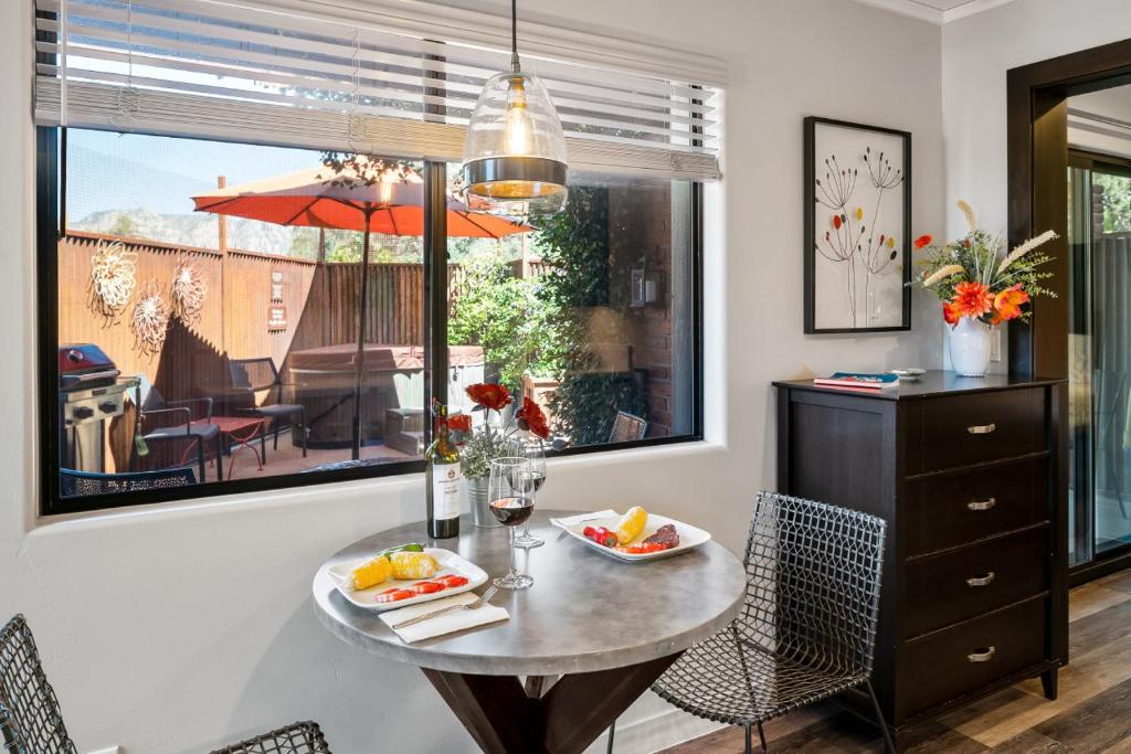 Desert Poppy Villa- Romantic Getaway - Image 8