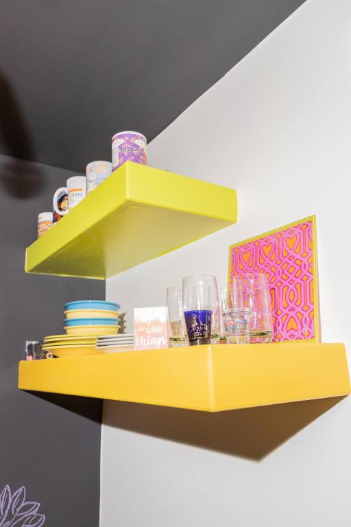 Charming NEW Retreat, Prime Location Mins to DT & PHX Airport - Image 4