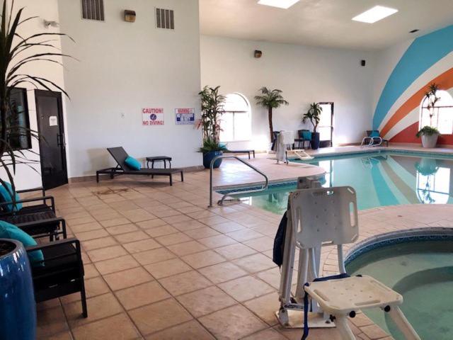 Hot Tub (Jacuzzi) - Photo 2