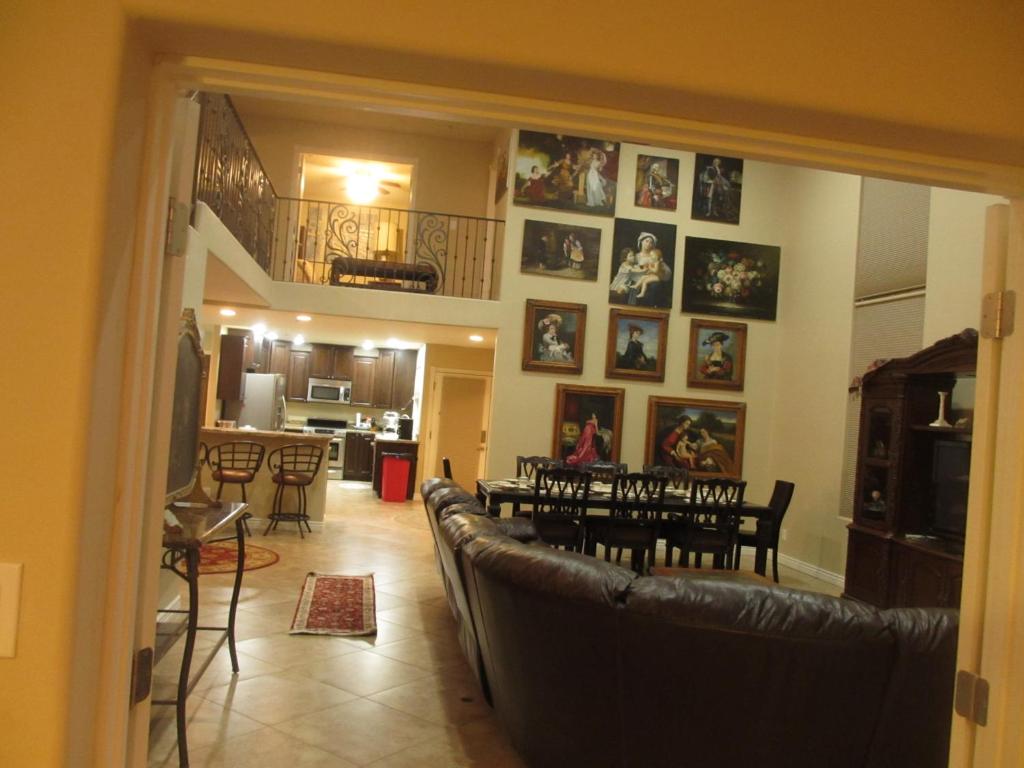 Super Large Art Museum in Downtown Scottsdale