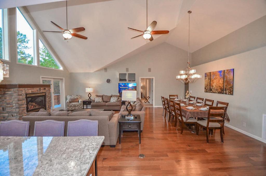 The Holland Home - Image 5