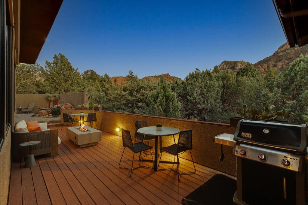 Mammoth Rock Splendor Family Home-Close to town, Huge Spa & Game Room - Image 5