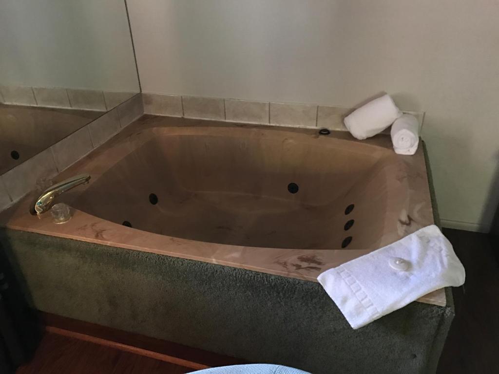 Bathtub - Photo 8