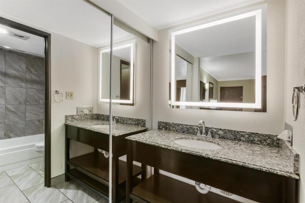 Hot Tub (Jacuzzi) - Photo 4