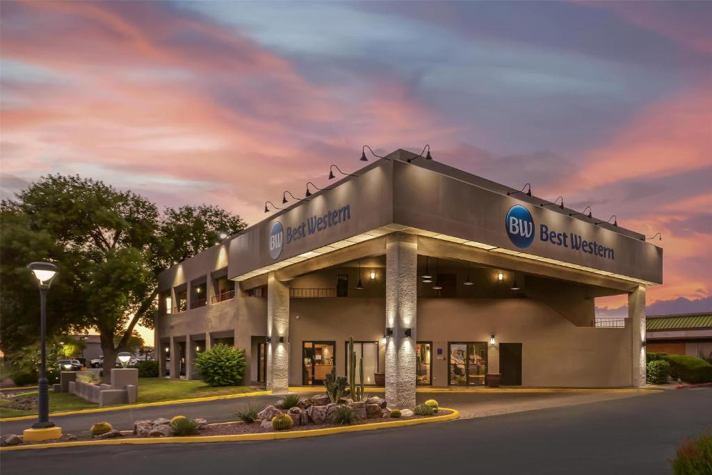Best Western InnSuites Tucson Foothills Hotel & Suites