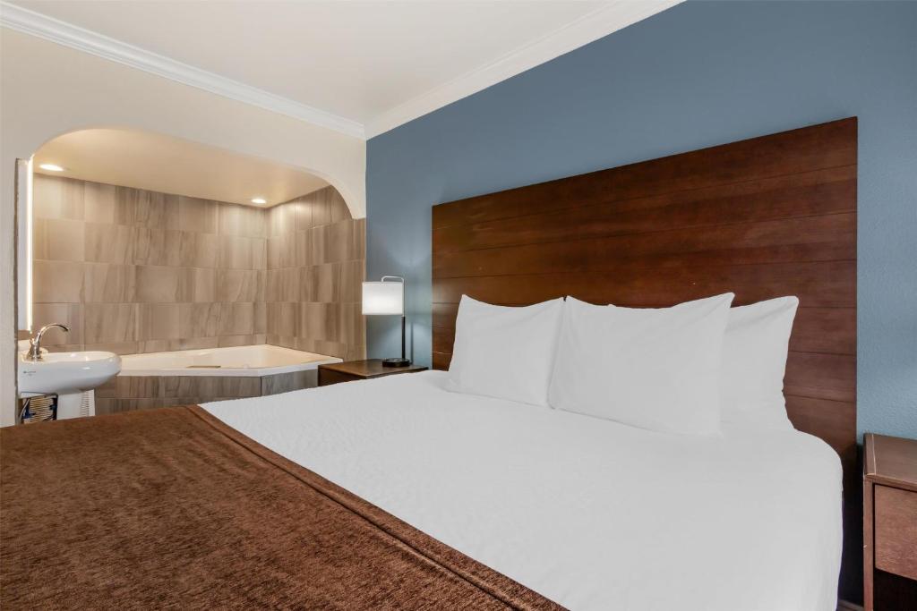 Hot Tub (Jacuzzi) - Photo 5