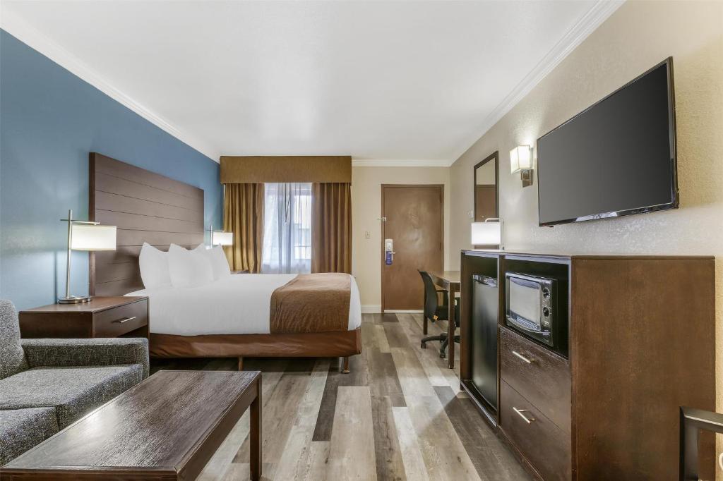 Best Western InnSuites Tucson Foothills Hotel & Suites - Image 5