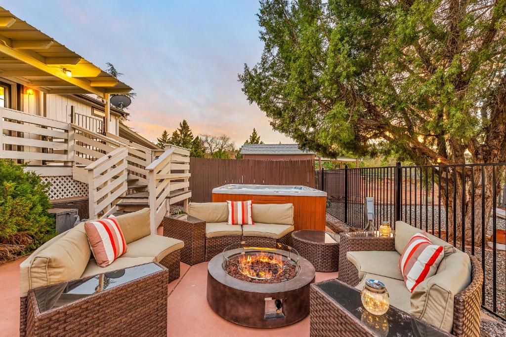 Hot Tub (Jacuzzi) - Photo 4