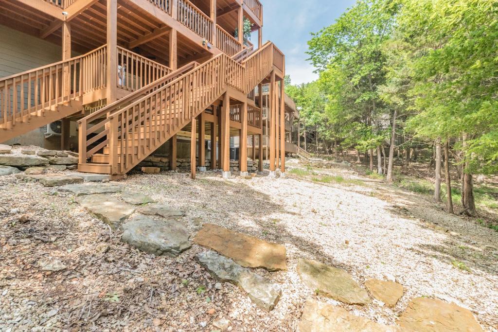 Arcade Palace on the Lake - Image 6