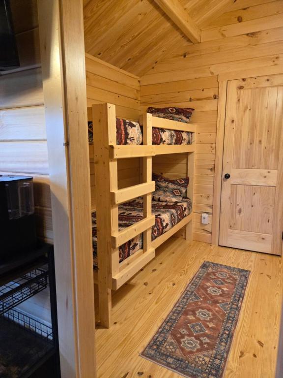 Flint Rock Cabins - The Arrow - Image 7