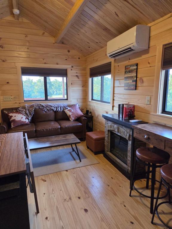 Flint Rock Cabins - The Arrow - Image 5