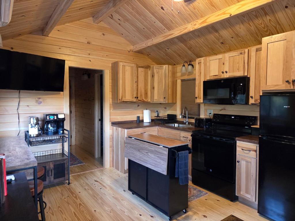 Flint Rock Cabins - The Arrow - Image 4