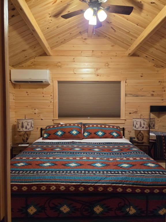 Flint Rock Cabins - The Arrow - Image 8