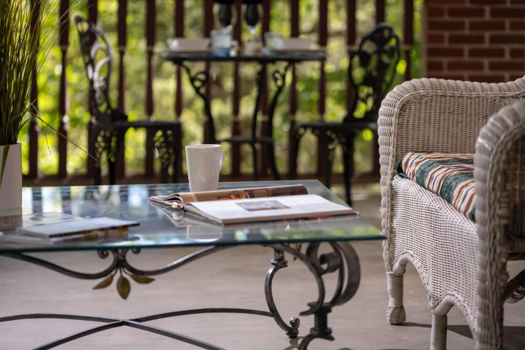 Angel at Rose Hall - Image 8