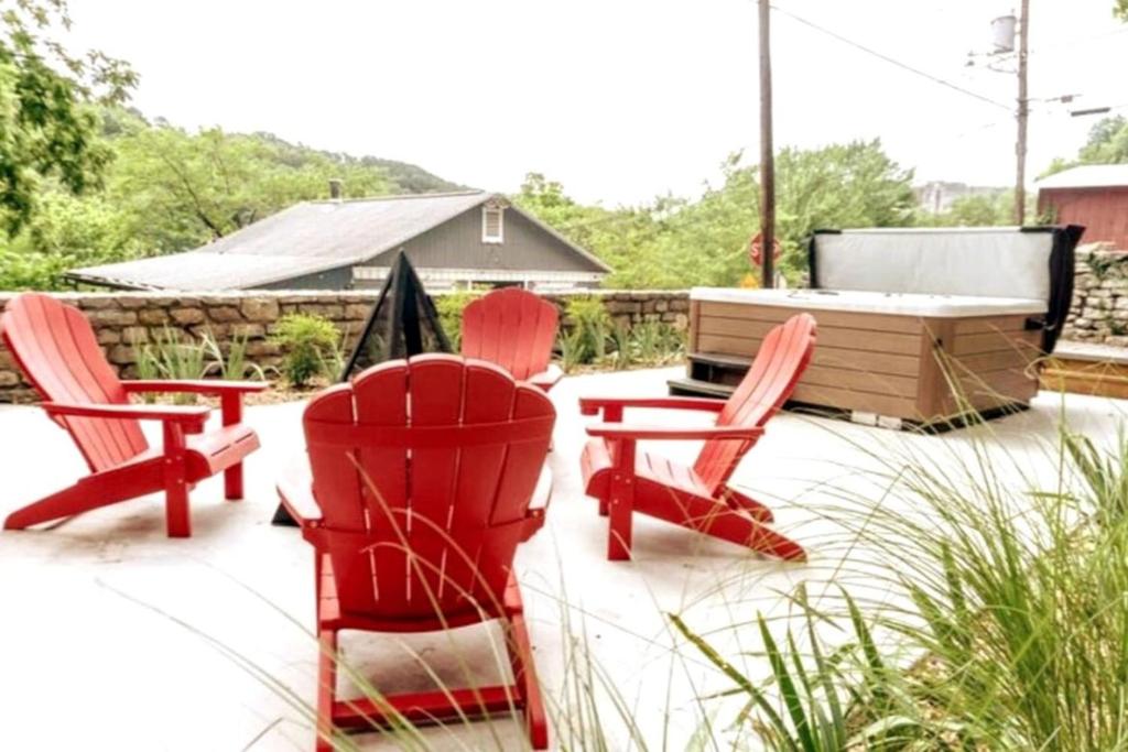 Hot Tub (Jacuzzi) - Photo 4