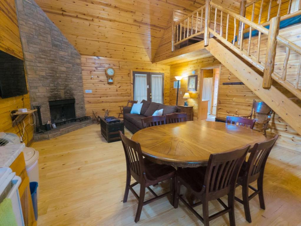 Wild Plum Cabin No. 3 - Image 6