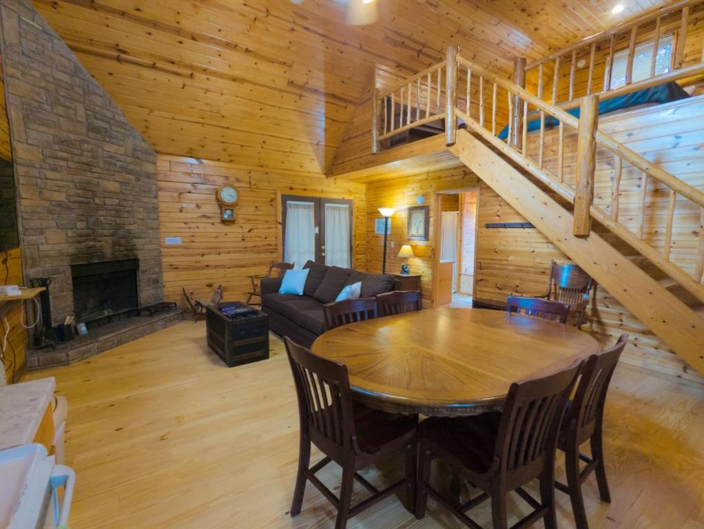 Wild Plum Cabin No. 3 - Image 5