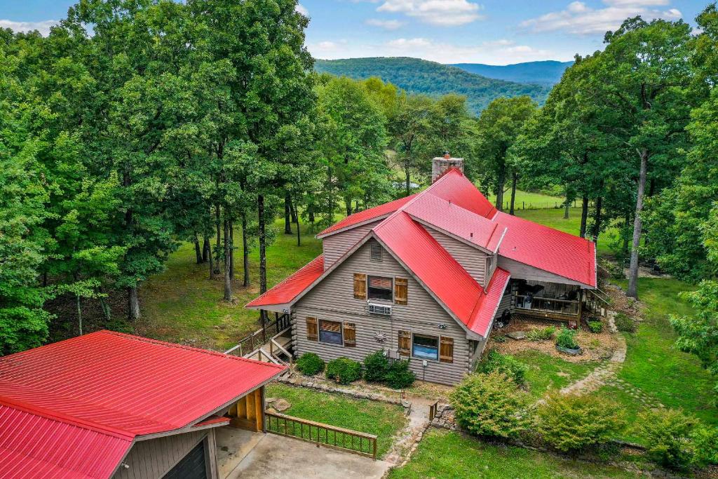 Charming Cabin with Hot Tub, Fire Pit and Views! - Image 6