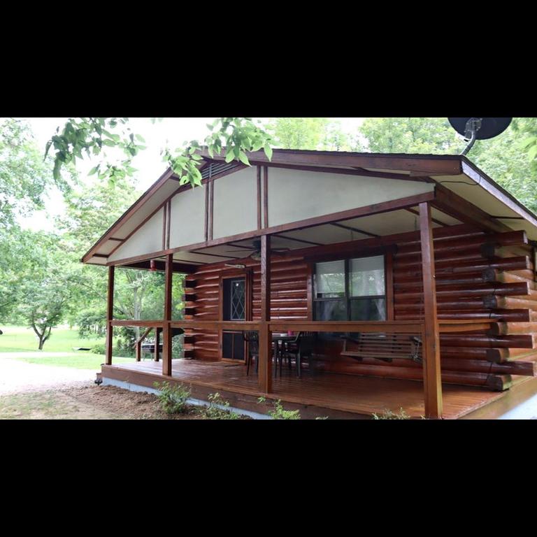 Cozy Cabin Retreat Close to Rivers and Lakes in Eureka Springs, Arkansas - Image 8