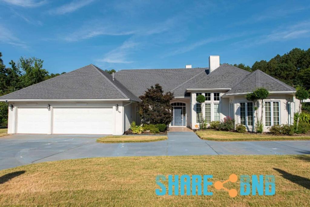 Elegant Lakefront Home W Covered Patio